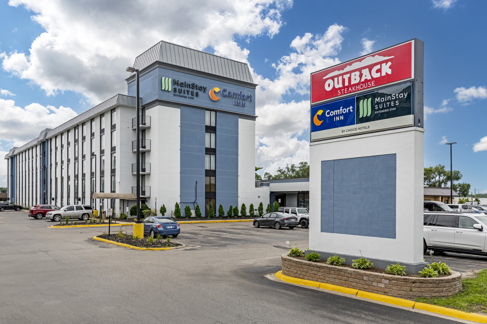 Comfort Inn Bloomington free secure parking — Park and Stay
